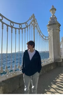 Çınar K., 19 yaşında, İstanbul