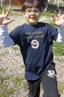Can E., 9 yaşında, Adana