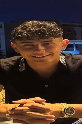 Emirhan Ş., 22 yaşında, İstanbul