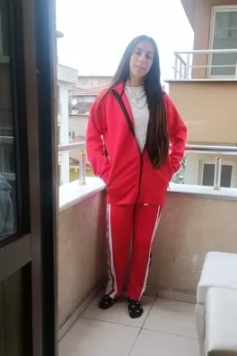 Sara B., 19 yaşında, İstanbul