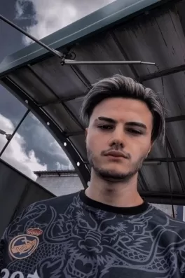 Mert Ş., 25 yaşında, İstanbul