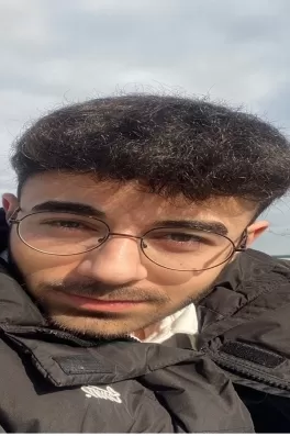Berat Ç., 21 yaşında, İstanbul
