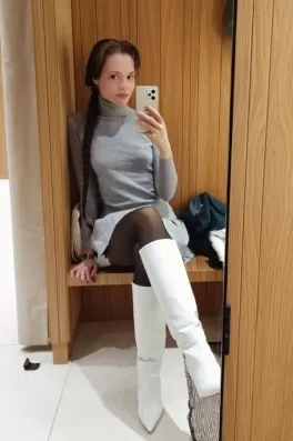 Vivian R., 23 yaşında, İstanbul