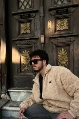 Ali D., 22 yaşında, İstanbul