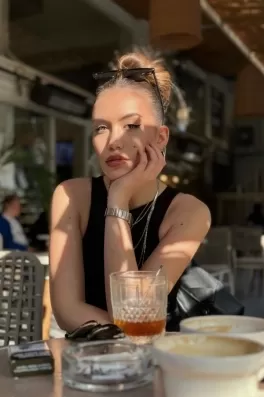 Yağmur M., 25 yaşında, İzmir
