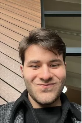 Emre A., 22 yaşında, İstanbul