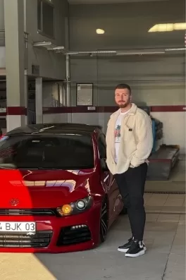 Emir A., 23 yaşında