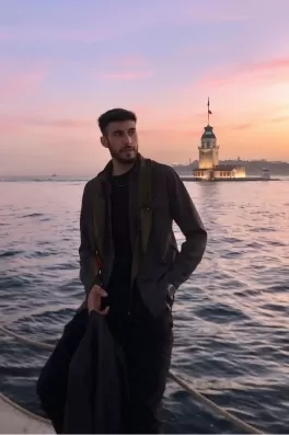 Muhammed V., 23 yaşında, İstanbul