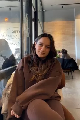 Rümeysa G., 18 yaşında, İstanbul