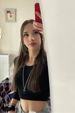 Ezgi B., 17 yaşında