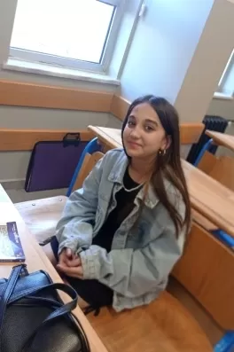 Mekke Y., 16 yaşında, İstanbul