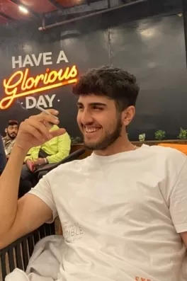 Arda A., 22 yaşında, İstanbul