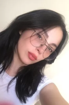 Zeynep S., 24 yaşında, Kars