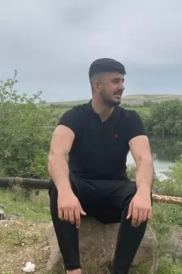 Temir B., 22 yaşında