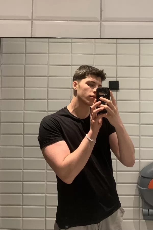 67196