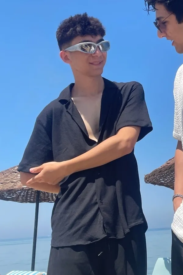 103581